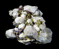 S%E5%20til%20s%F8s-billeder%20generelt/210px-Chalcopyrite_angleterre%5B1%5D.jpg